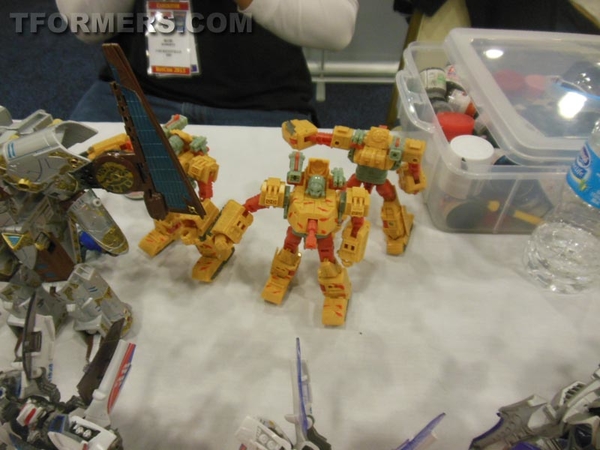 BotCon 2013   The Transformers Convention Dealer Room Image Gallery   OVER 500 Images  (442 of 582)